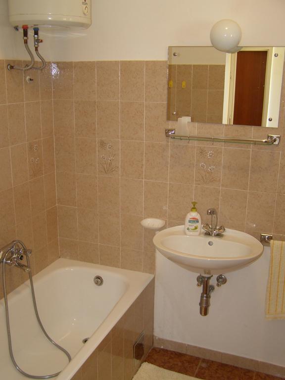 Apartment Marija Brbinj Buitenkant foto